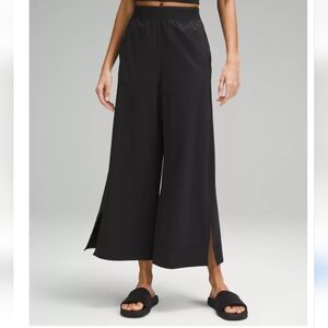 *New* Lululemon Athletica Black Stretch Woven Wide Leg High Rise Crop Large